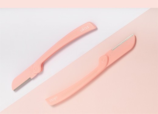Women's folding eyebrow trimmer