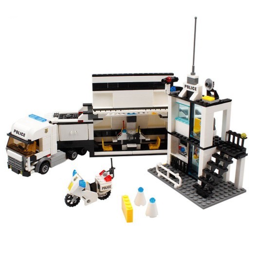 Classic Building Blocks Police Station Model