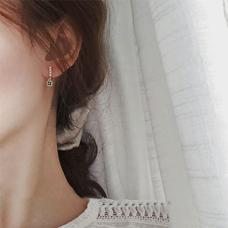 Simple earrings web celebrity earrings