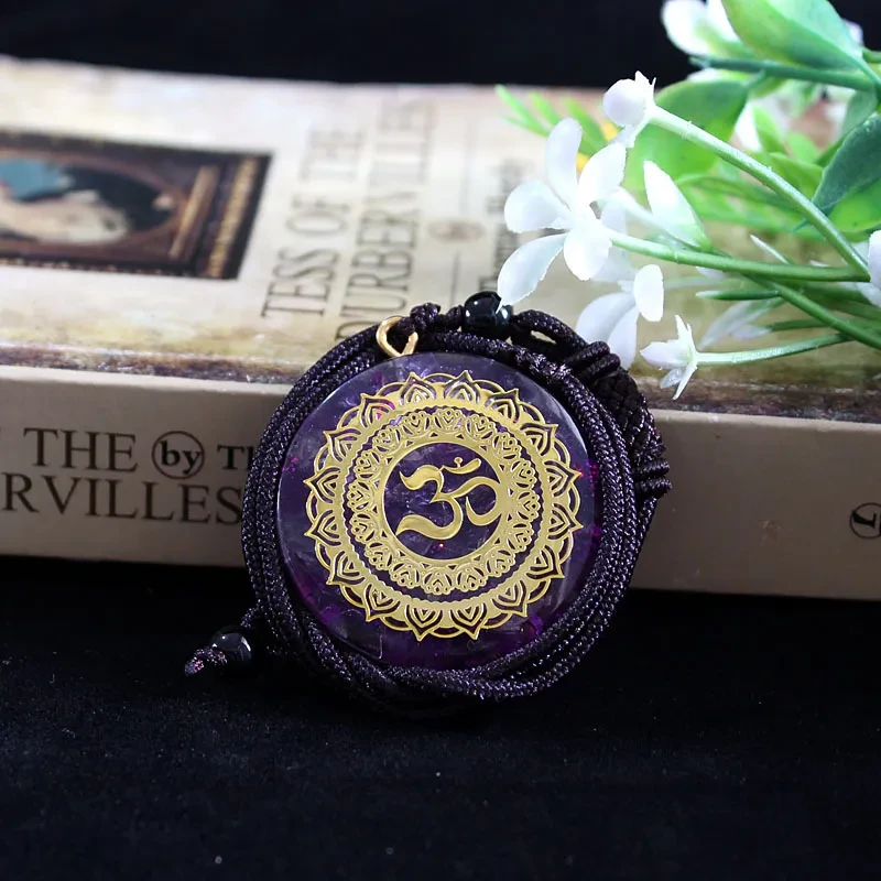 Fashion Unique Crystal Gravel Resin Necklace