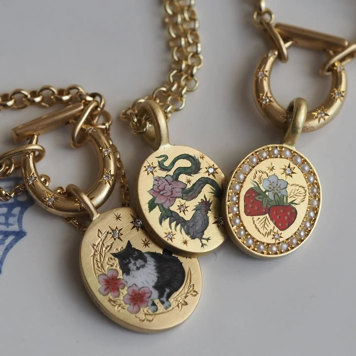 Light Luxury Pearl Strawberry Necklace Female Summer Fruit Party Titanium Steel Furnace Vacuum Electroplating