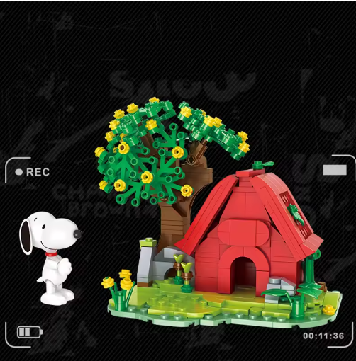 HSANHE Snoopy Genuine Classic Animation Snoopy Model Building Blocks DIY Creative Trendy Scene Assembled Blocks Toys Gift Chris