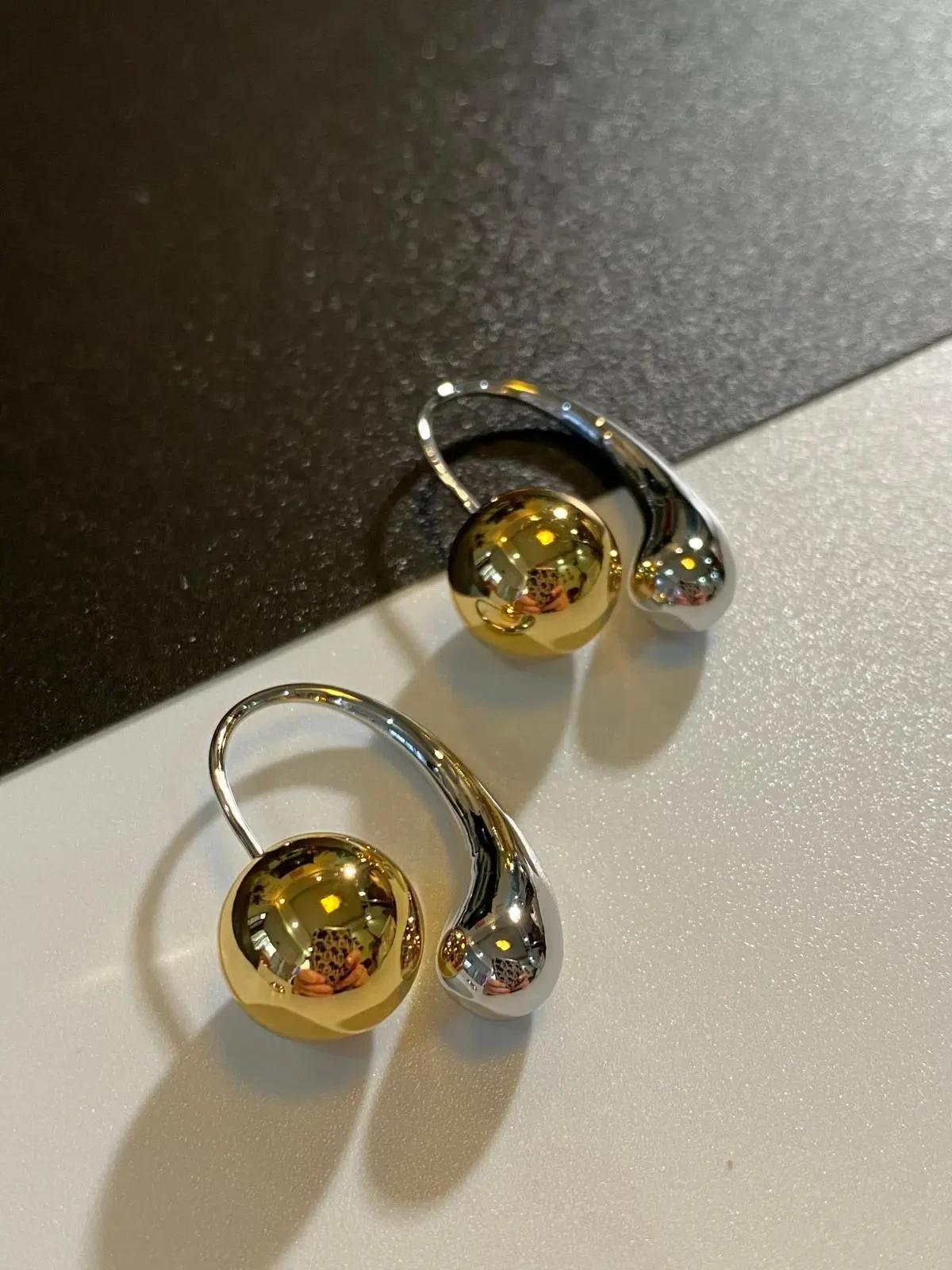 Unique Punk Style Contrast Color Metal Beads Gilded Ear Studs