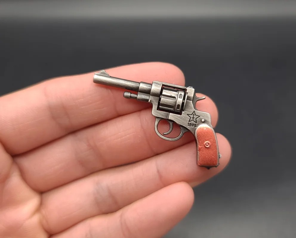 1/6 Scale Soldier Joker Weapon Accessory Revolver Model