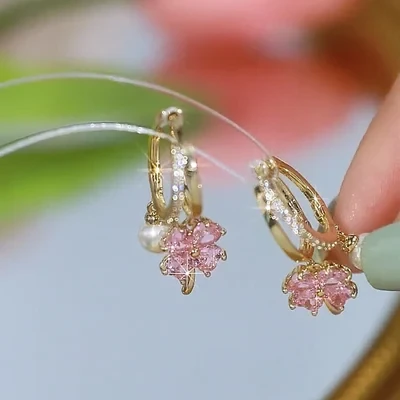 Fashion crystal four-leaf flower pearl earrings