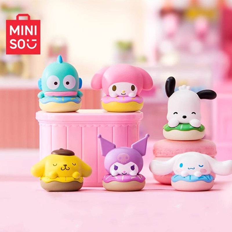 MINISO Sanrio Family Donut Series Candy Pellet Blind Box Kawaii Surprise Toy, Desktop Decoration Model, Ideal Christmas Gift for Children
