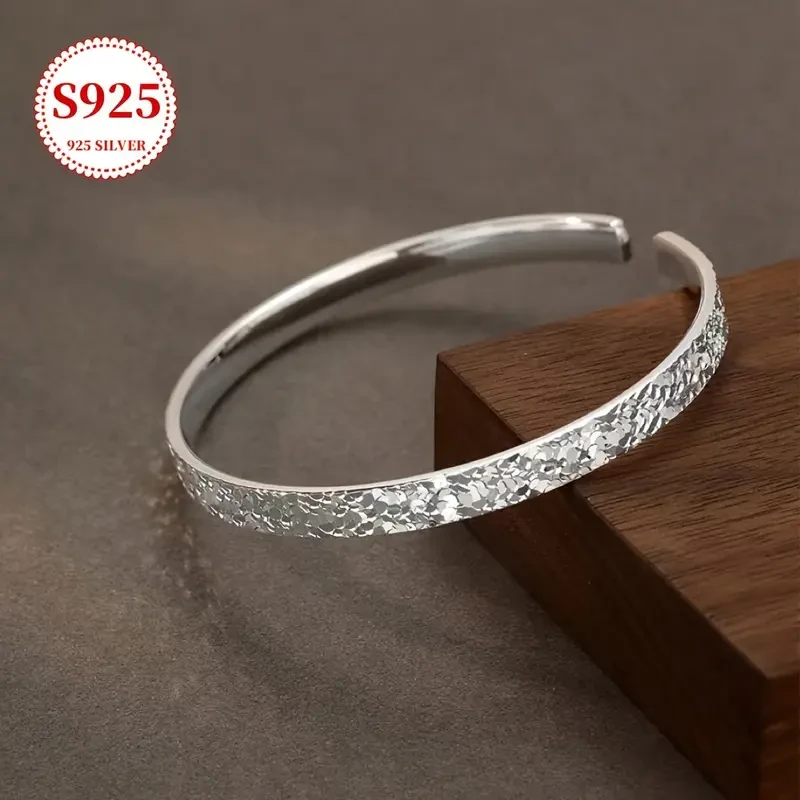 Elegant 925 Silver Bangle Bracelet Sleek & Polished with Textured Detailing, Perfect for Everyday Wear and Special Occasions