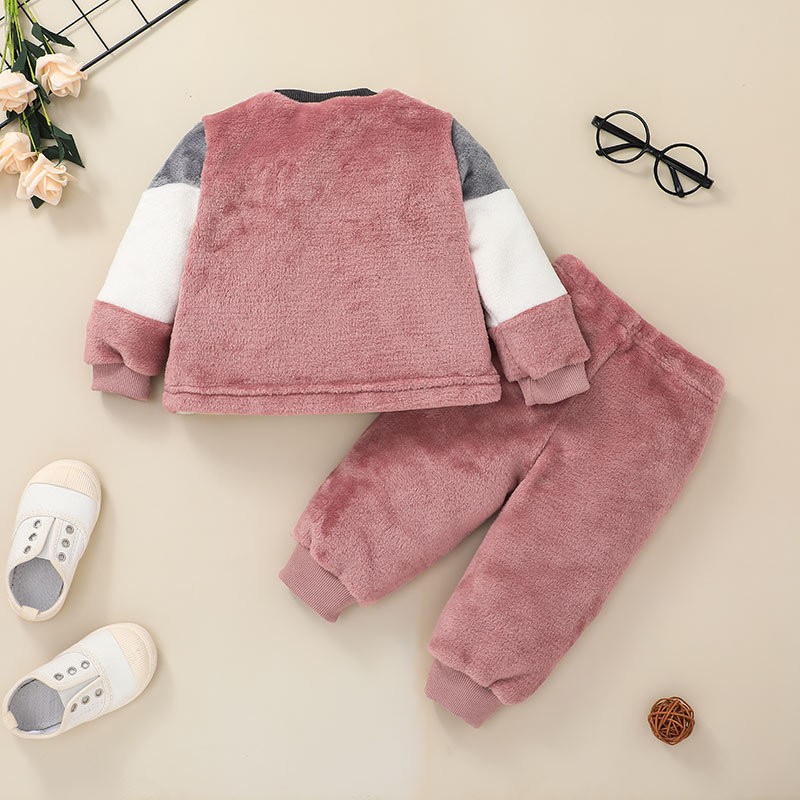 Two-piece Sweater Suit: Casual Pullover Outfit