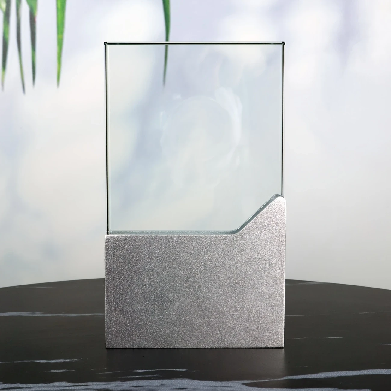 1pc Custom Crystal Glass Frame with Matte Metal Base Contemporary Rectangular Picture Frame for Office & Home Decor, Ideal for Pet Memorials, Weddings, Graduations, Valentines Day, Mothers Day, Thanksgiving, Teachers Day, Fathers Day Gifts, Pet Memo