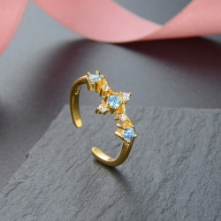 Golden Light Luxury Zircon Ring