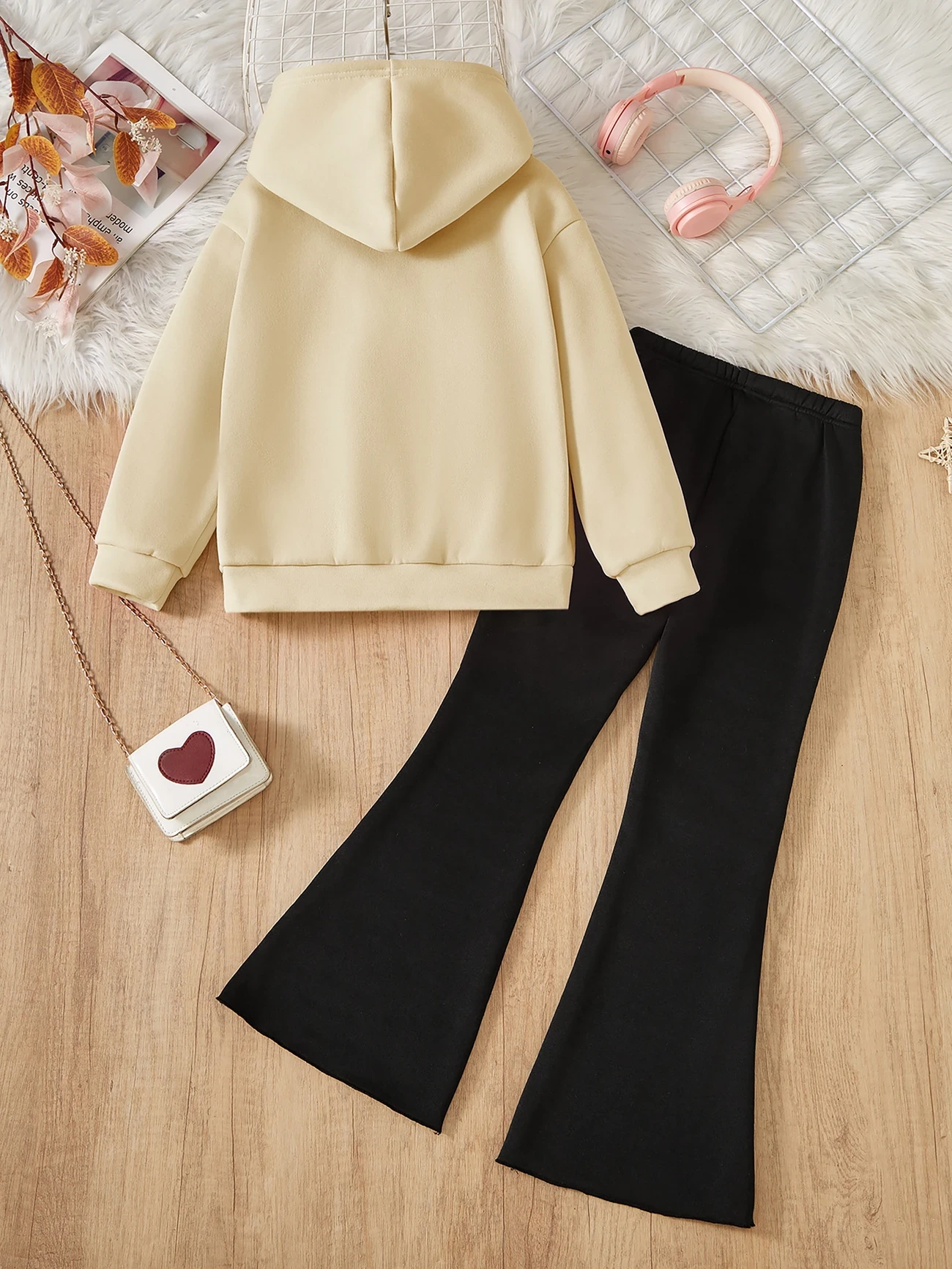 Heart Patterned Hoodie And Leggings Set For Girls