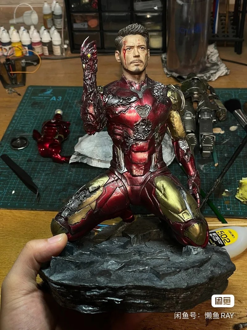 Iron Man Mk85 Snap Kneeling Statue  Avengers Endgame Anime Figure