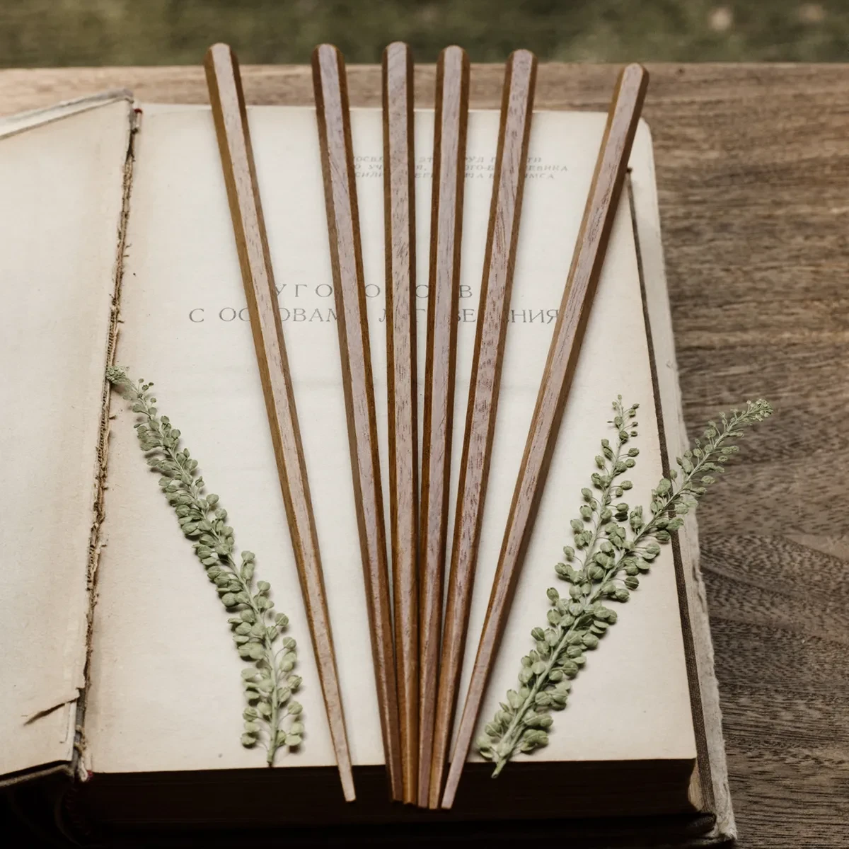 Sushi Sashimi Hexagon Pointed Chopsticks Wax-free And Paint-free