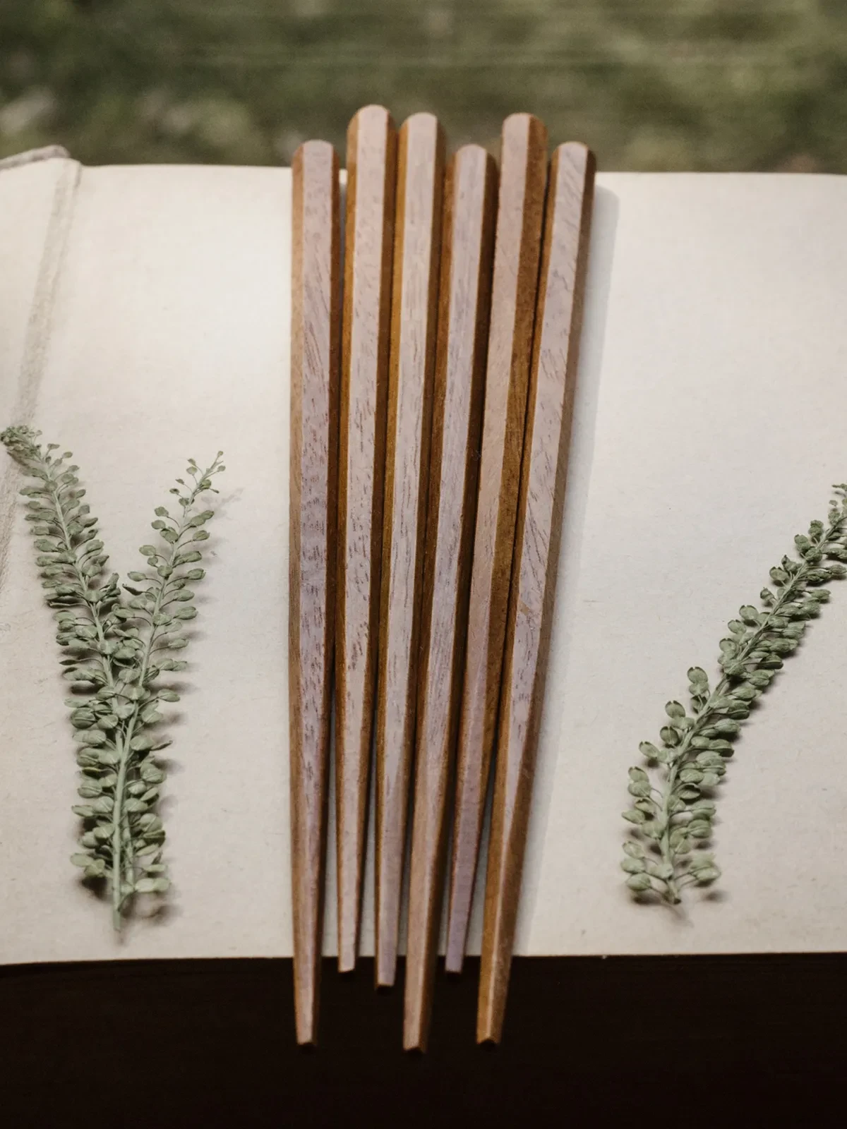 Sushi Sashimi Hexagon Pointed Chopsticks Wax-free And Paint-free