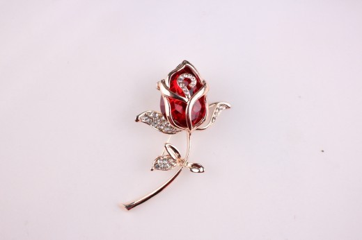 Rose fashion brooch