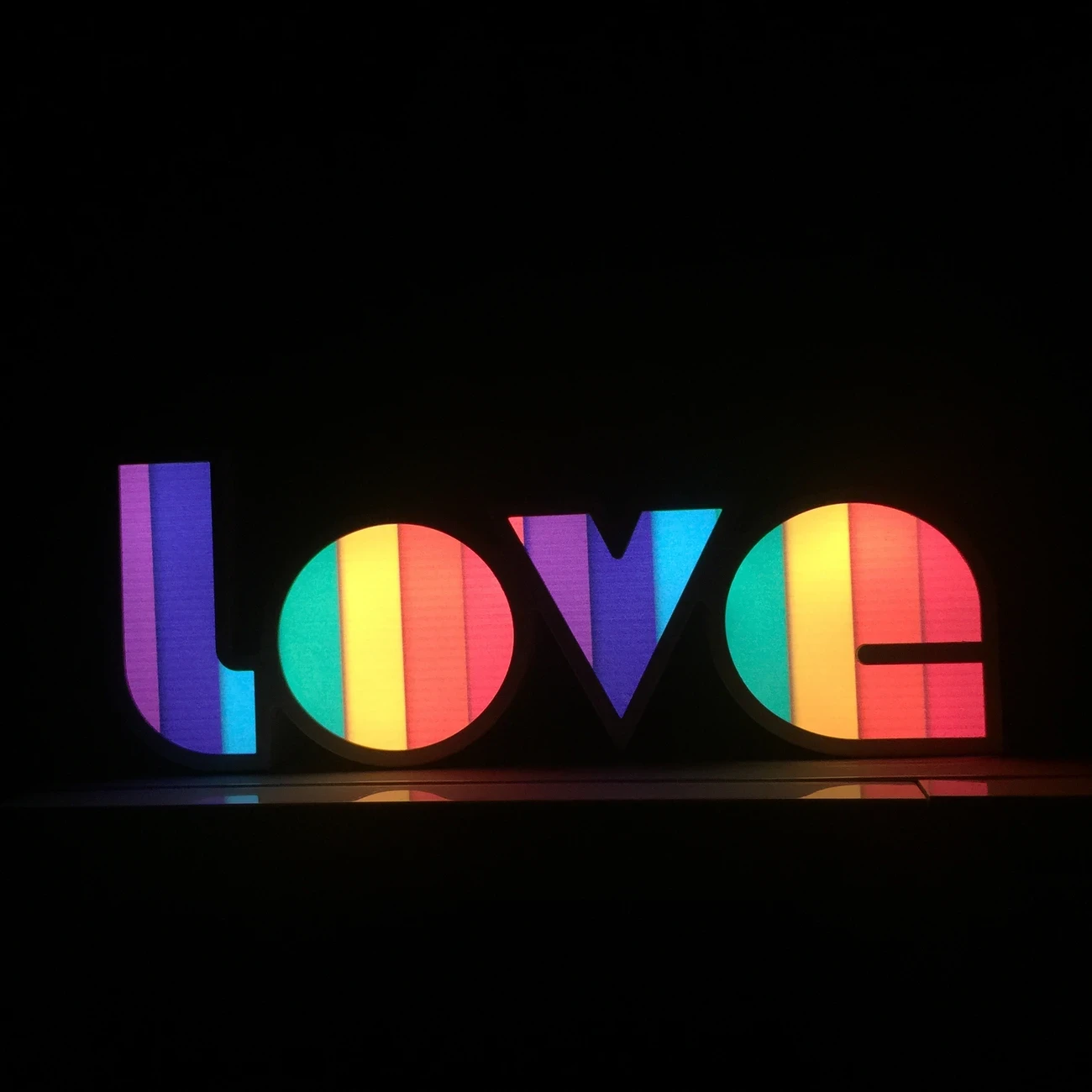GANXIN LED LOVE Confession Lamp Gradient Color Changing Night Light with Dual-Power (Battery/USB) and Button-Controlled Lighting for Romantic Ambiance