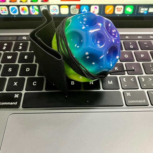 70mm Solid Wrist Elastic Holed Balls Decompression Toy