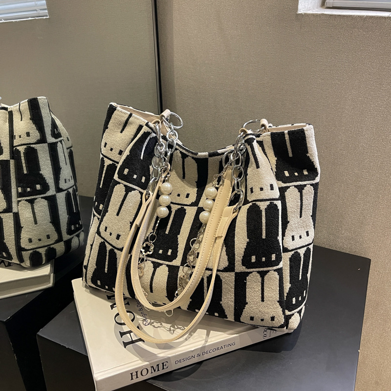 Large Capacity Western Style Shoulder Tote Bag