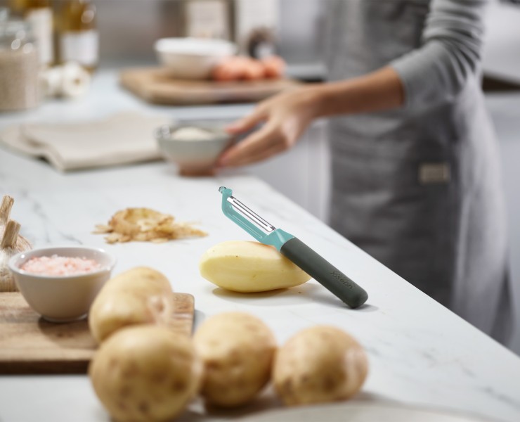 Swivel Peeler (Opal)