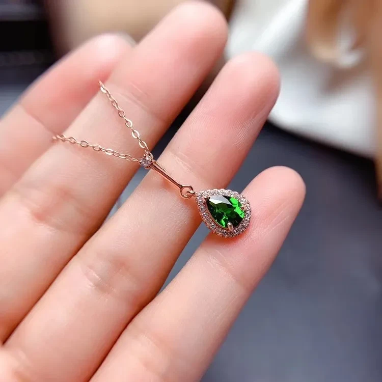 Fashion Drop Shape Diopside Pendant Necklace