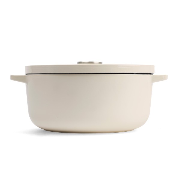 Almond Cream Covered Round Casserole 26cm/5.2L - KitchenAid