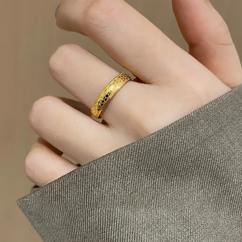 Stainless Steel Rings for Men and Women Gold Color 4mm Honeycomb Shape Finger Ring