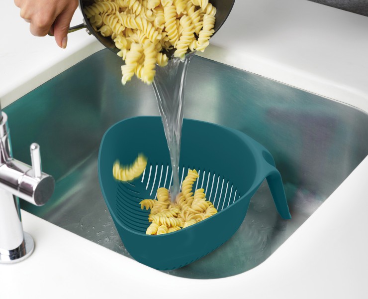 Triangular Colander - Joseph Joseph Duo