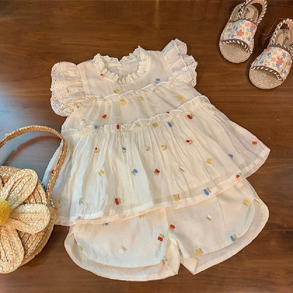 Children Fashion Hollow Lace Vest Shorts Set