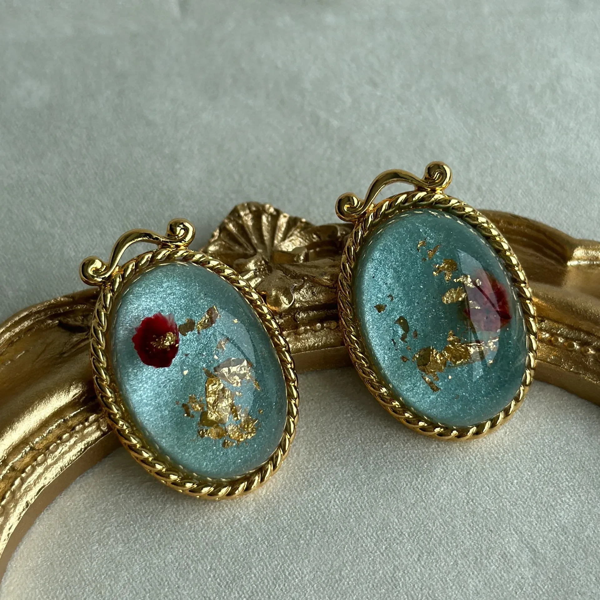 Acrylic Dried Flower Gold Foil Inlaid Earrings