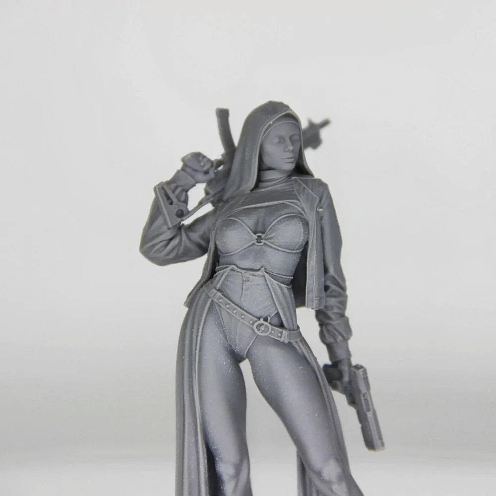 Woman With A Machine Gun Miniature Figure 1:24 Resin Model Kit
