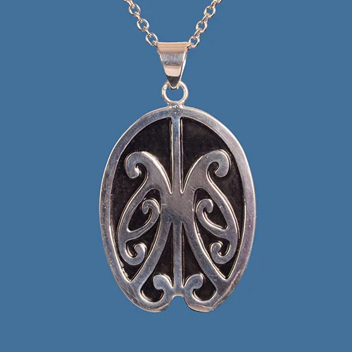 Mãori design pendant