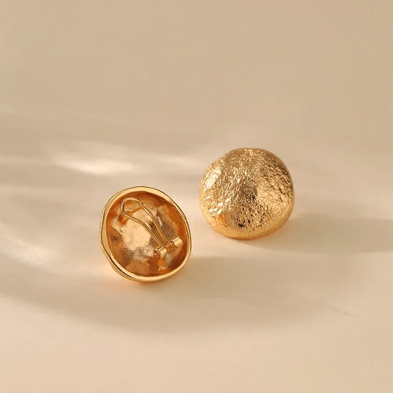 Irregular High Sense Classical Earrings Business