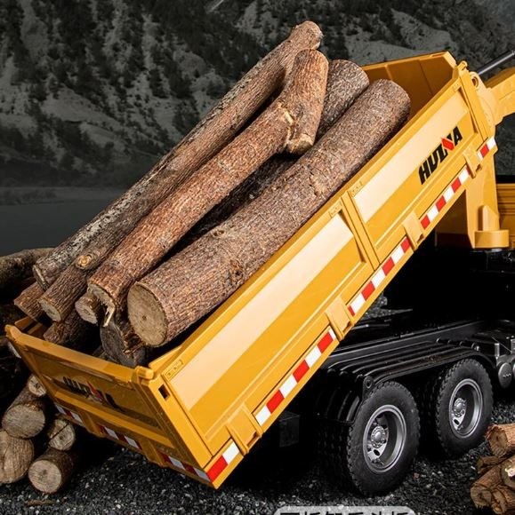 HUINA 1575 1:14 Remote Control Timber Grab Truck, 2.4GHZ.