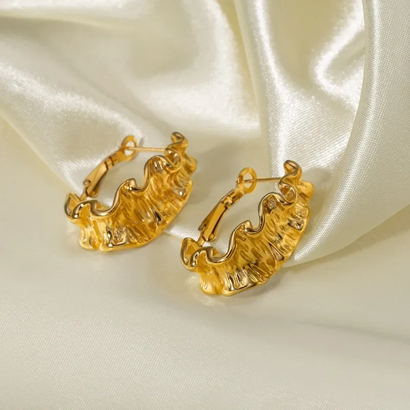 French Style Women's Lava Shaped Earrings