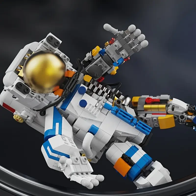 1736pcs Astronaut Building Blocks Set