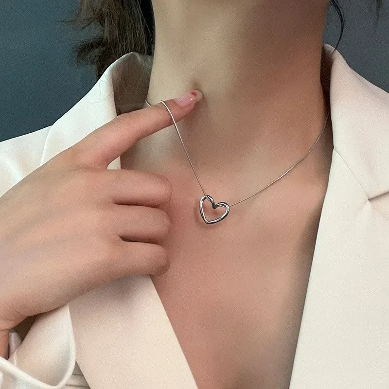Fashion Jewelry Tainless Steel Twist Hollow Heart Pendant Necklace For Women