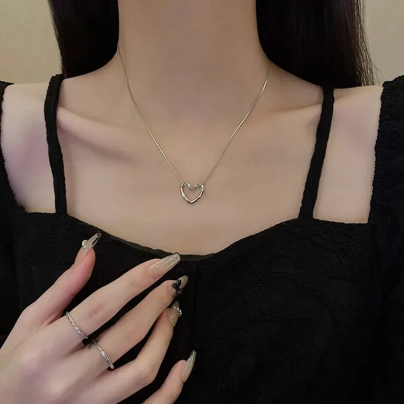 Fashion Jewelry Tainless Steel Twist Hollow Heart Pendant Necklace For Women