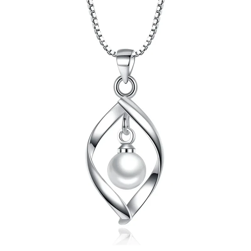 Women's Twist Fashion Pearl Pendant