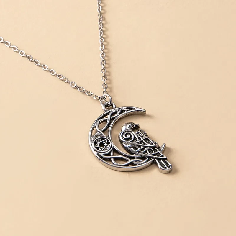 Vintage Moon Personality Owl Pendant Necklace