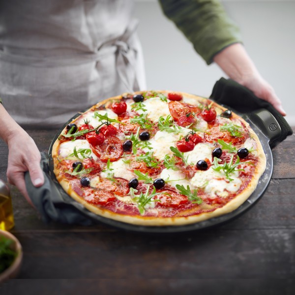 Smooth Pizza Stone - Charcoal - Emile Henry