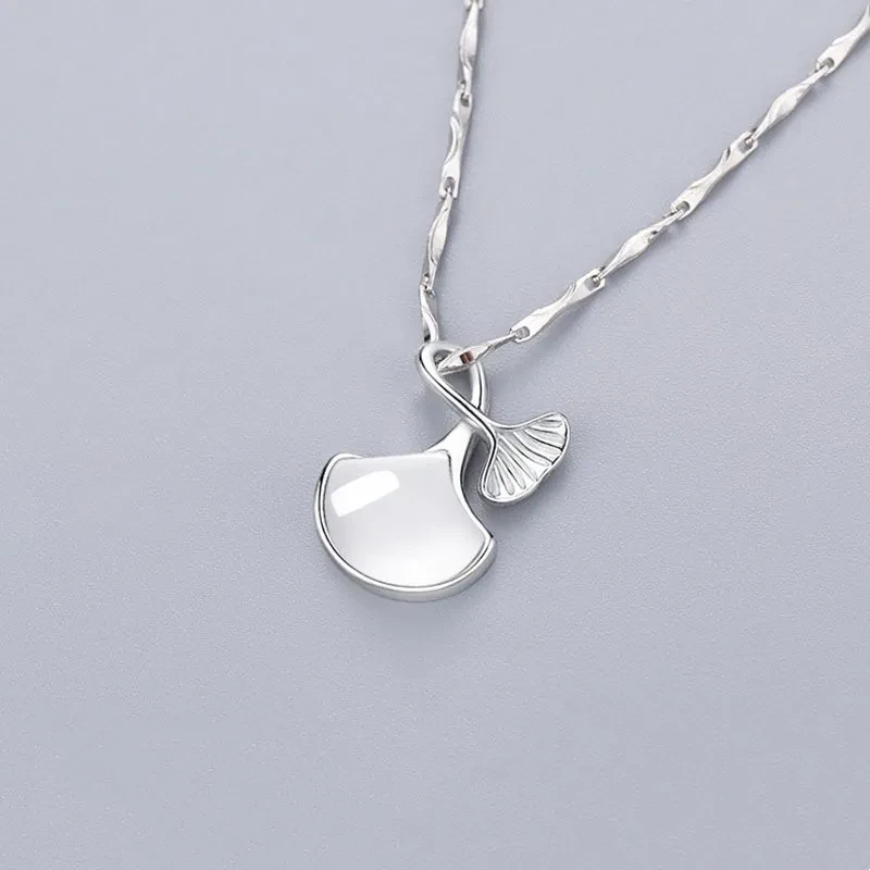Ginkgo Leaf Clavicle Chain Small Design Light Luxury Simple Pendant