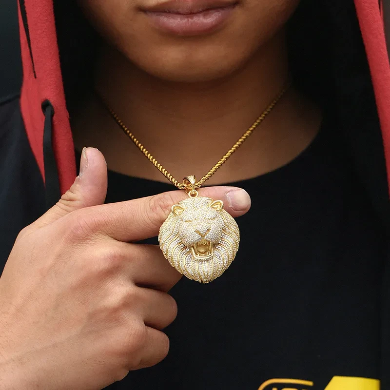 Copper Inlaid Zirconium Sparkle Lion Pendant