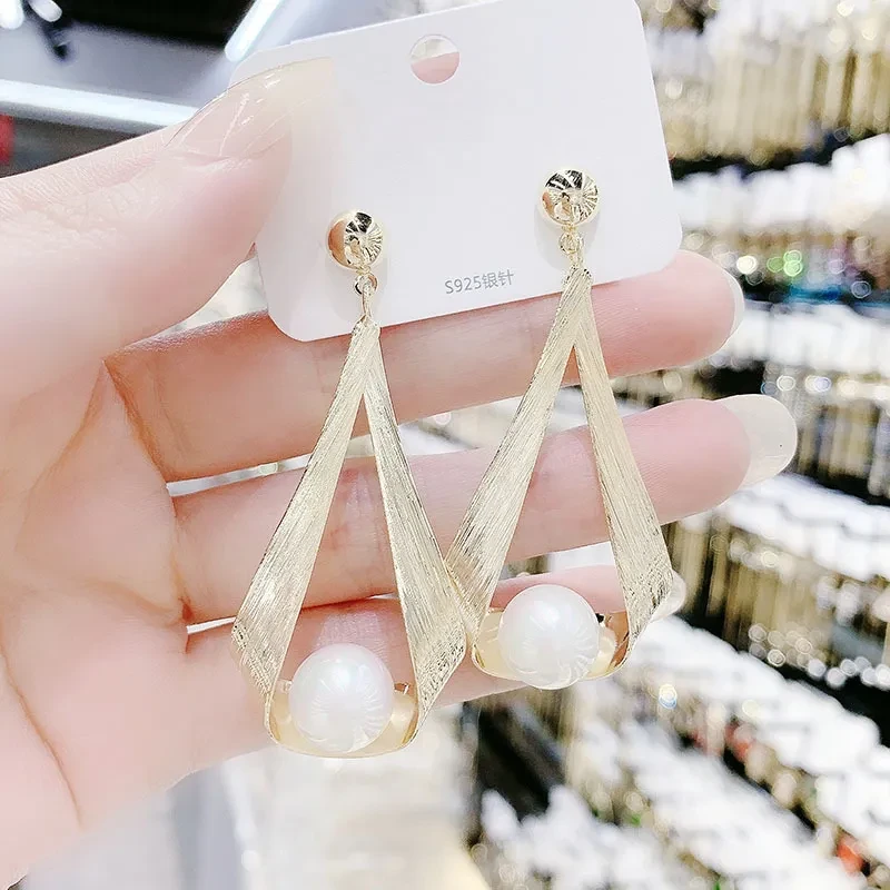 Water Drop Earrings Female Generous And Personalized