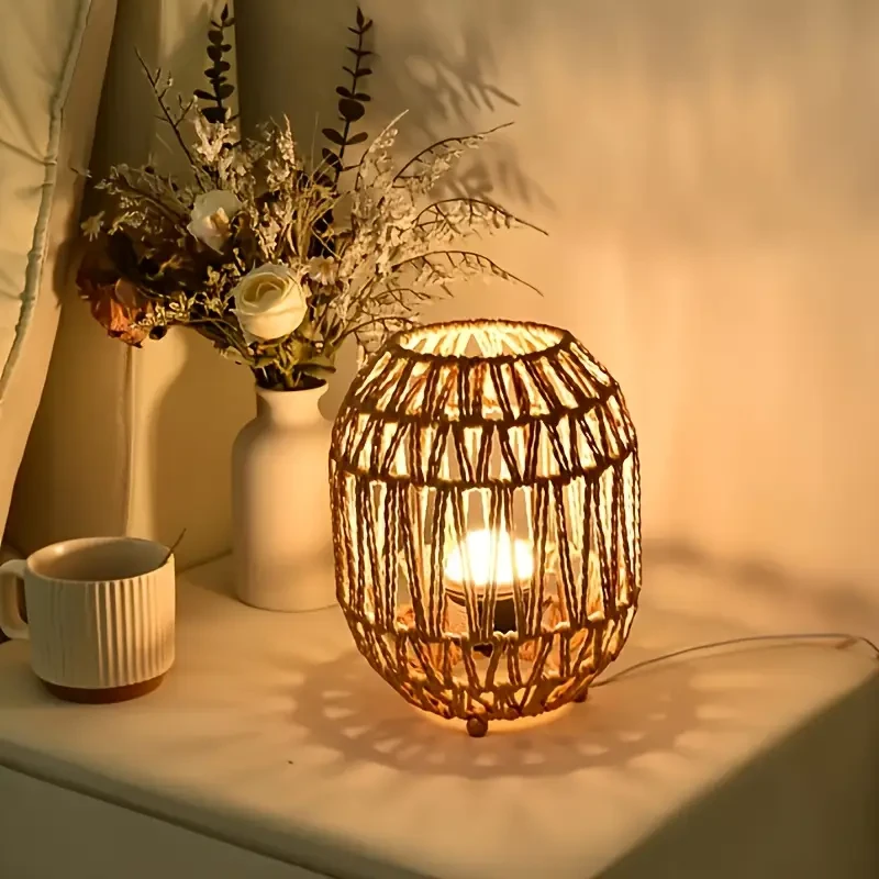 Rattan Table Lamp Hand-Woven Small Desktop Light, Natural Decor Bedside Lamp, Farmhouse Style Bedside Lamp, Perfect for Bedroom, Living Room, Bohemian Style Room Decoration, Indoor Use