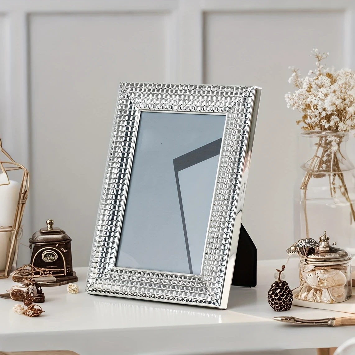 6-inch 7-inch Silvery Metal Iron Art Picture Frame with Glass Grid Creative Design, Standing or Portrait, Ideal for Signature Photos, Art Photos, Commemorative Photos, Holiday Gifts