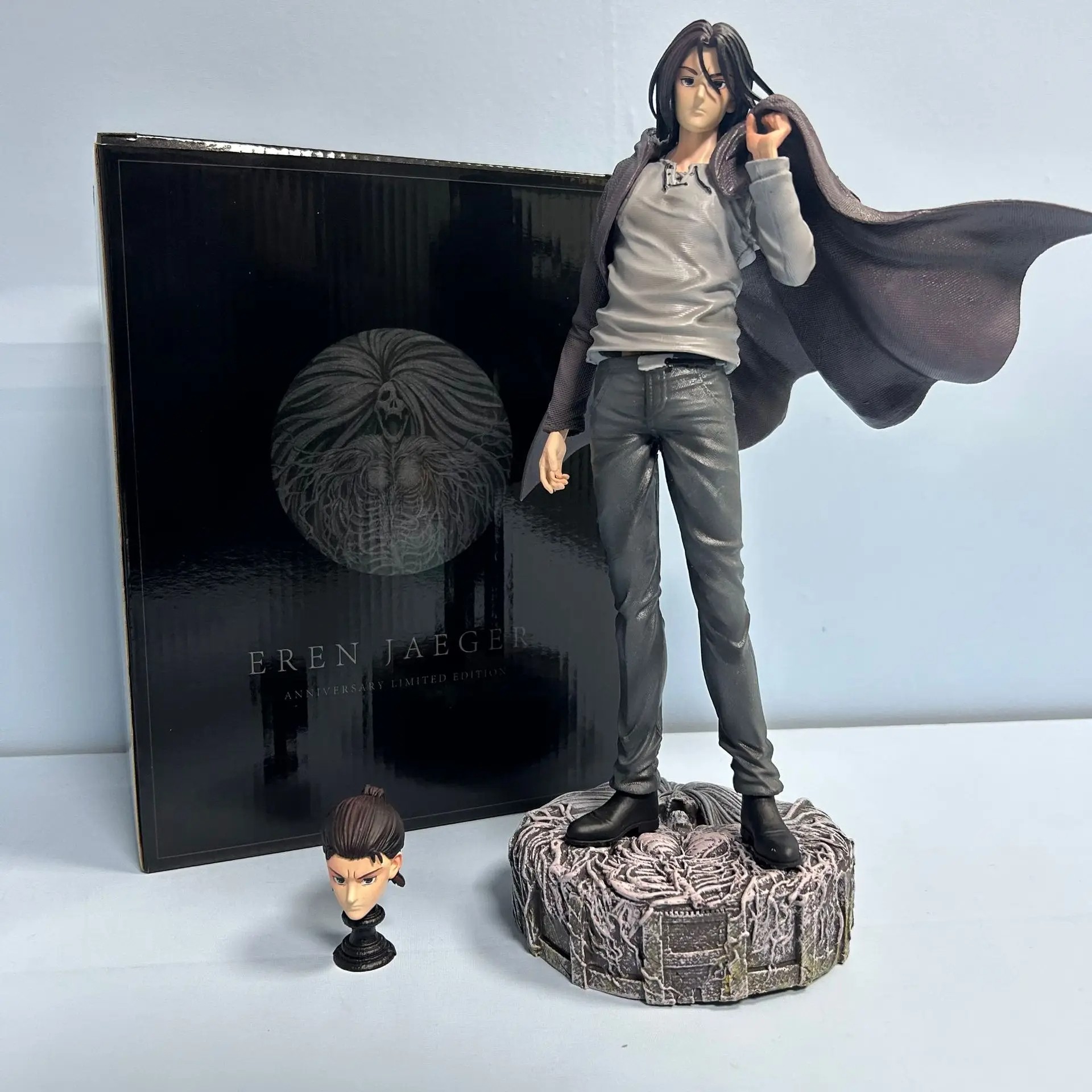28CM Anime Figure Attack On Titan - Eren Jaeger Figure with Interchangeable Head and Dress Up Suit