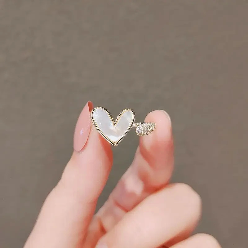 Chic Adjustable Love Heart Shell Ring: A Bold Statement of Style and Love