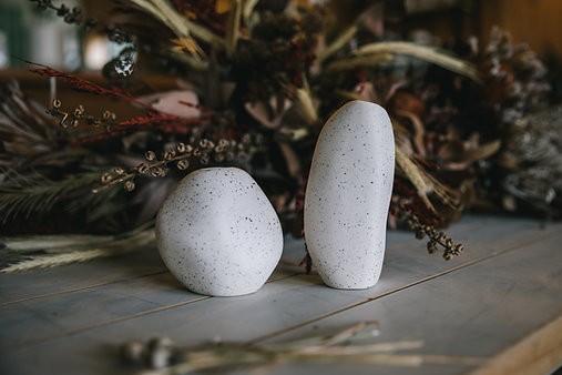 Harmie pebble vase