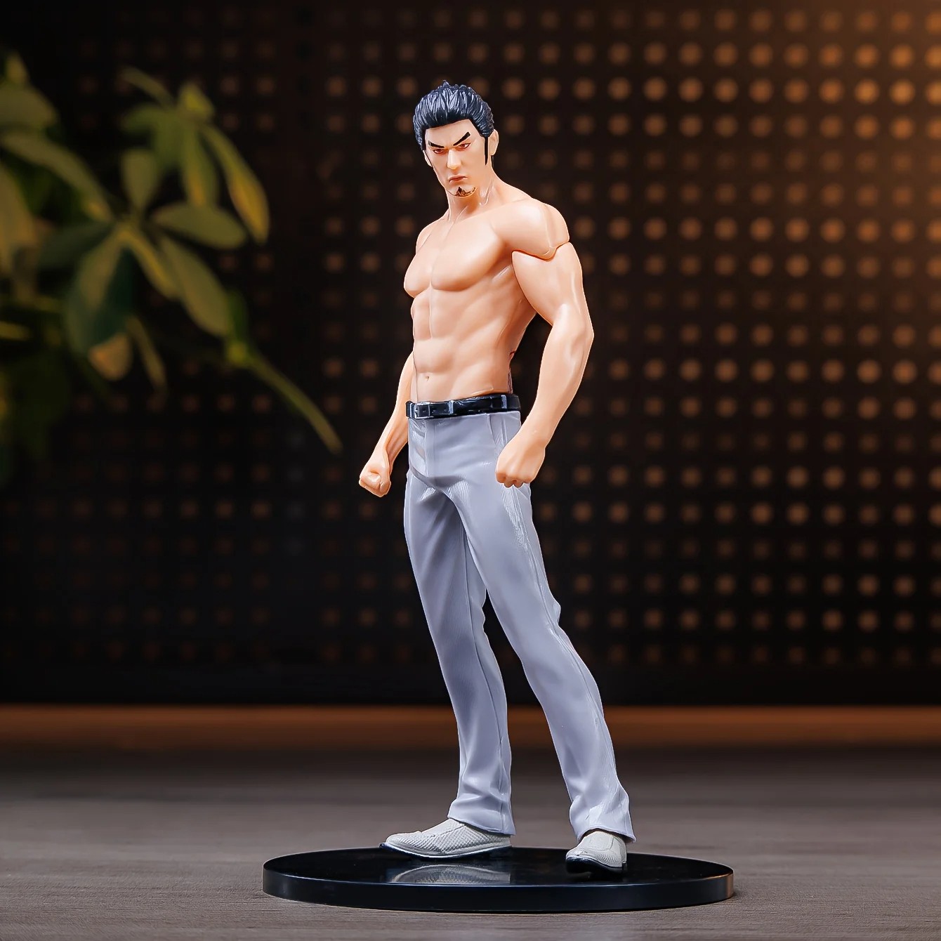 The Dragon of the People, Kiryu Kazuma Model Statue