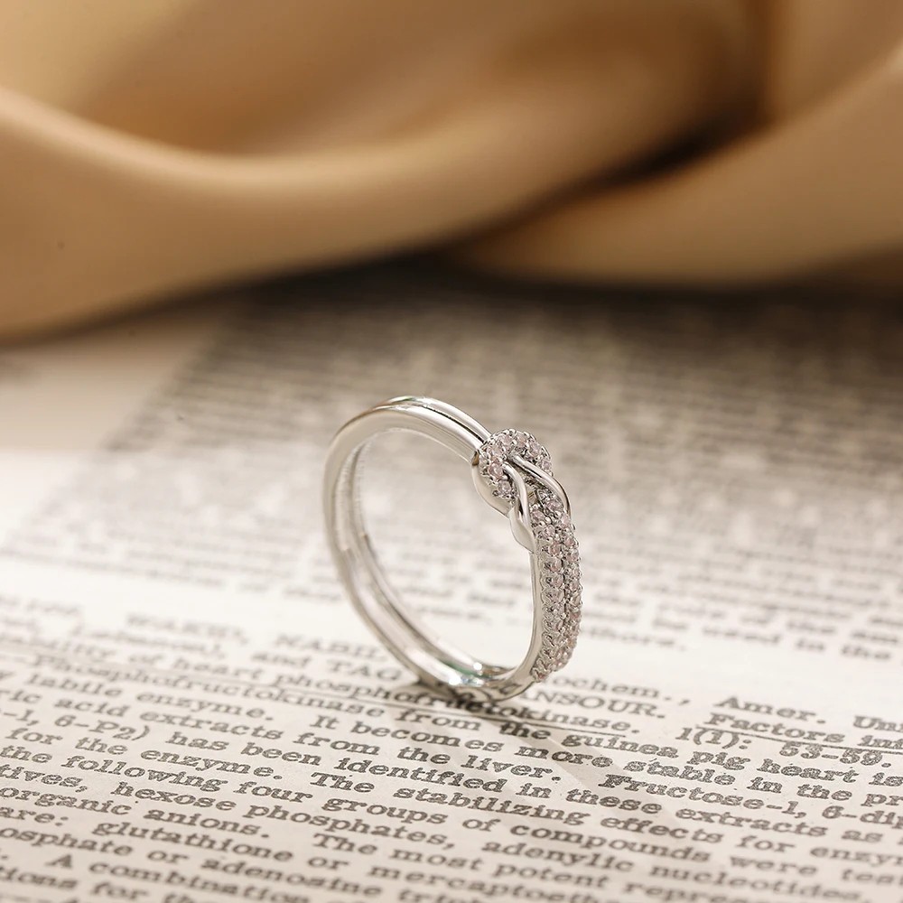 Simple Bilayer Geometric Knot Couple Rings